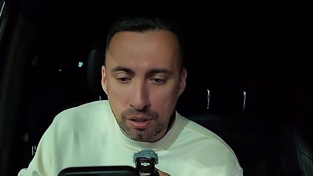 ЗЕЛЕНСКИЙ БАРЫЖИТ ОРУЖИЕМ. ПРЕКРАСНО !!