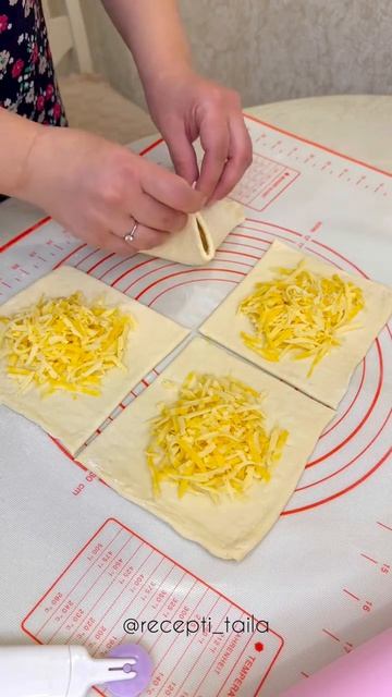 🥐 Простой способ сделать вкусные сырные конвертики

🧤Лайфхаки | Полезные Советы