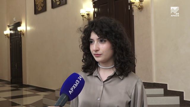 Студенты познакомились с работой Народного собрания КЧР
