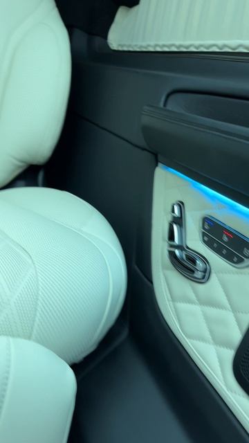 Mercedes_v300