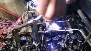 Замена маслосъемных колпачков,шпилек под распредвал, регулировка клапанов.На ниве 21213, 2121, 21214