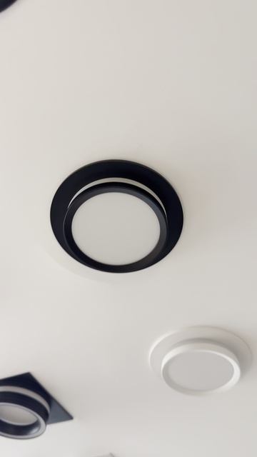 Светильник встраиваемый с акрилом и полосой черный