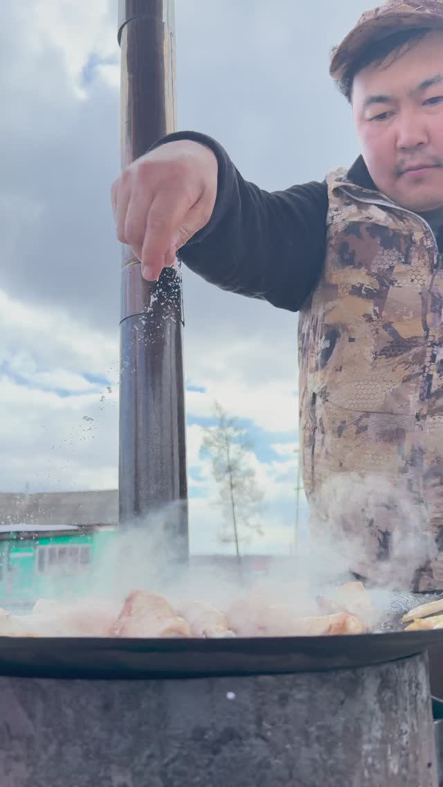Голень с овощами на садже