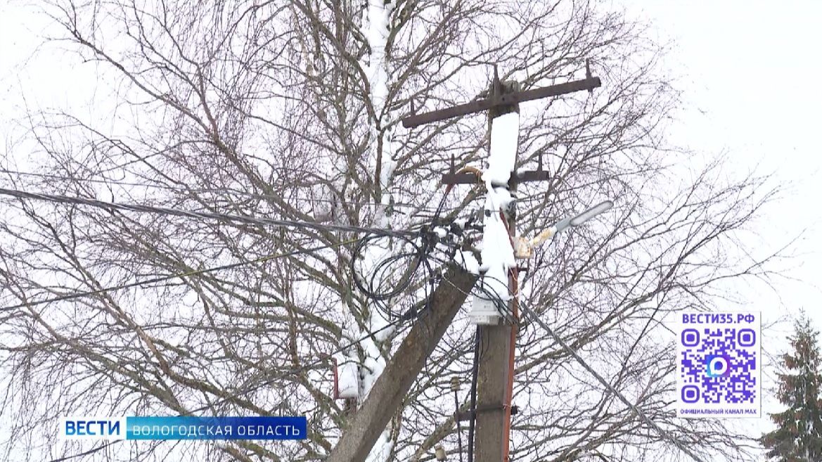 Последствия снежных заносов продолжают устранять в вологодских муниципалитетах