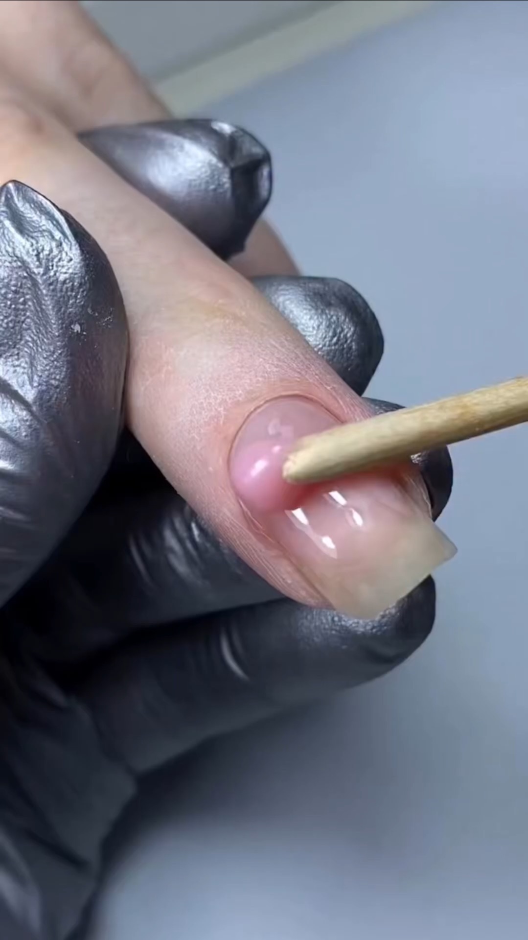 Укрепление ногтей полигелем