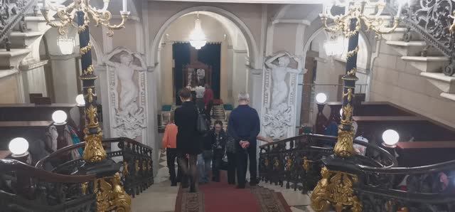 Главная лестница Театра Музкомедии Санкт-Петербурга