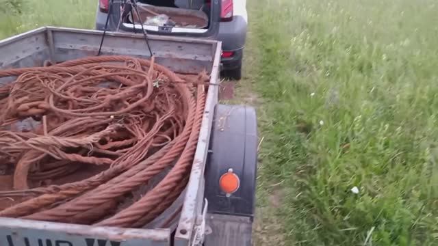 БЕРЕГ РЕКИ_УСЕЯН ТРОСАМИ_ЦЕПИ_ЖЕЛЕЗО_МЕТАЛЛ ЕСТЬ_БЕРЁМ ВСЁ_ЧАСТЬ-1 #КопМеталлавлесу #металлокоп