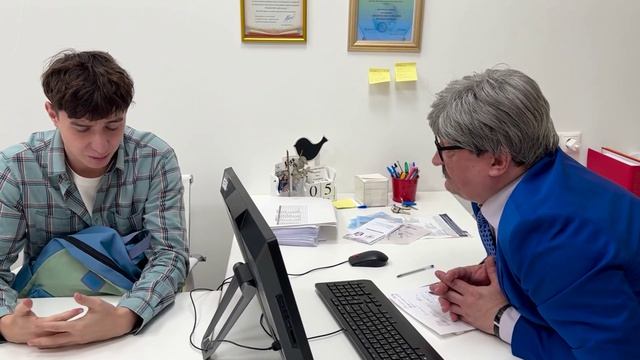 Первый День в НОВОЙ ШКОЛЕ !