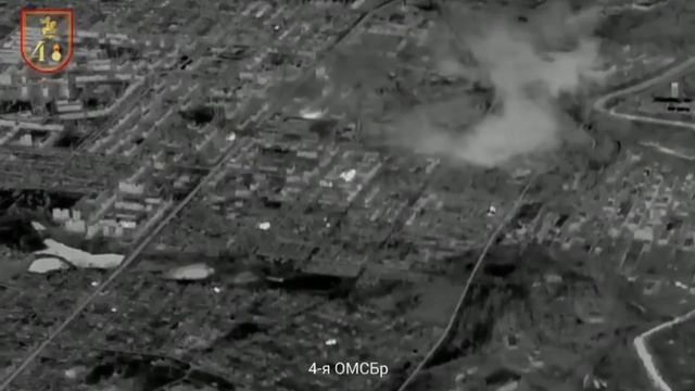 Выпилили операторов украинских дронов ударили артиллерией и авиабомбами в Константиновке.