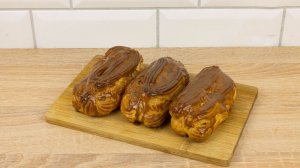 Эклеры с шоколадной глазурью