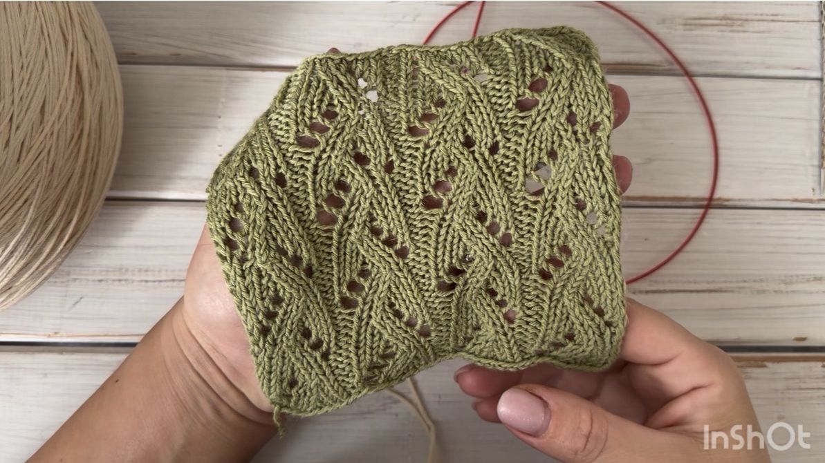 Ажурный узор спицами для вязания весенне-летних изделий.