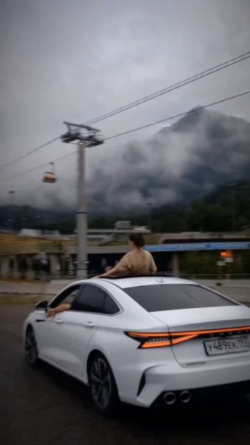 Крутая машина с люком