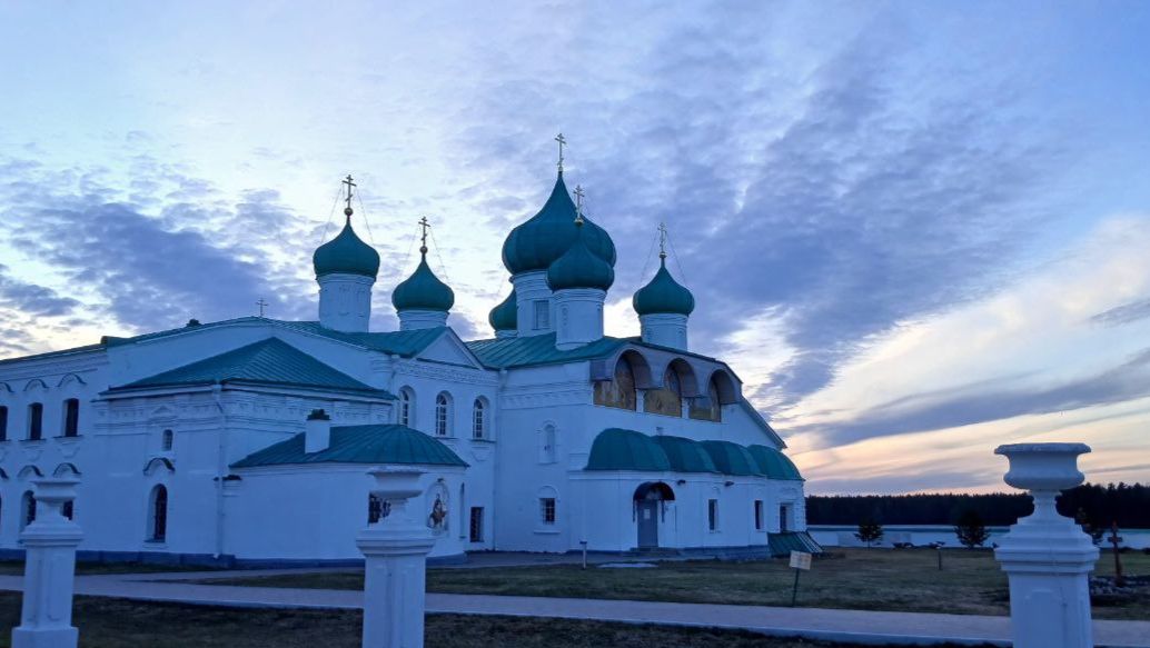 9-й час. Вечерня. Малое повечерие. Свято-Троицкий Александра Свирского монастырь.