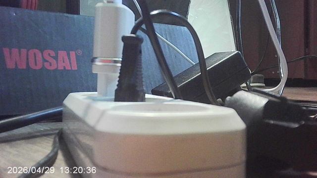 Показываю как измерить напряжение в электросети мультиметром