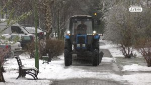 Уборка в городе не прекращается