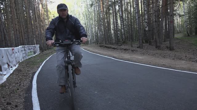 Покатушки на лыжероллерной трассе.