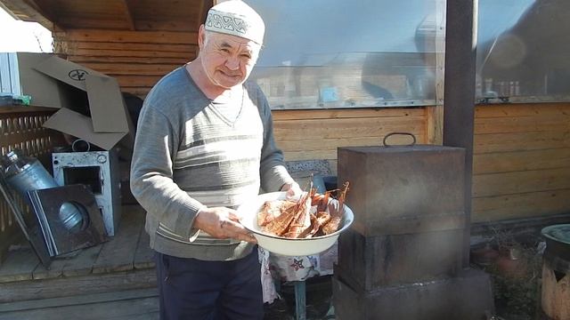 Окуня закоптил в печи три в одном