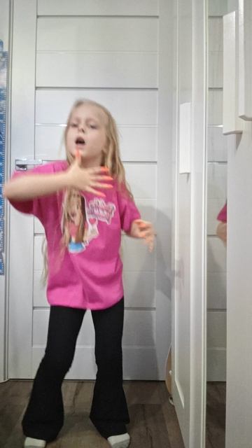 Мой танец под песню ПЛЮС ВАЙБ от даблбаббл