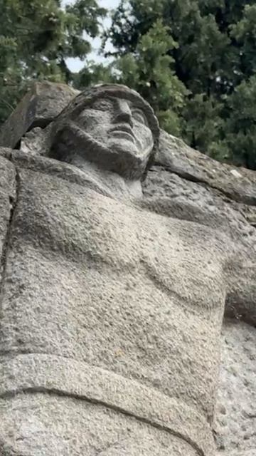 Главное воинское захоронение Тбилиси приводят в порядок ко Дню Победы