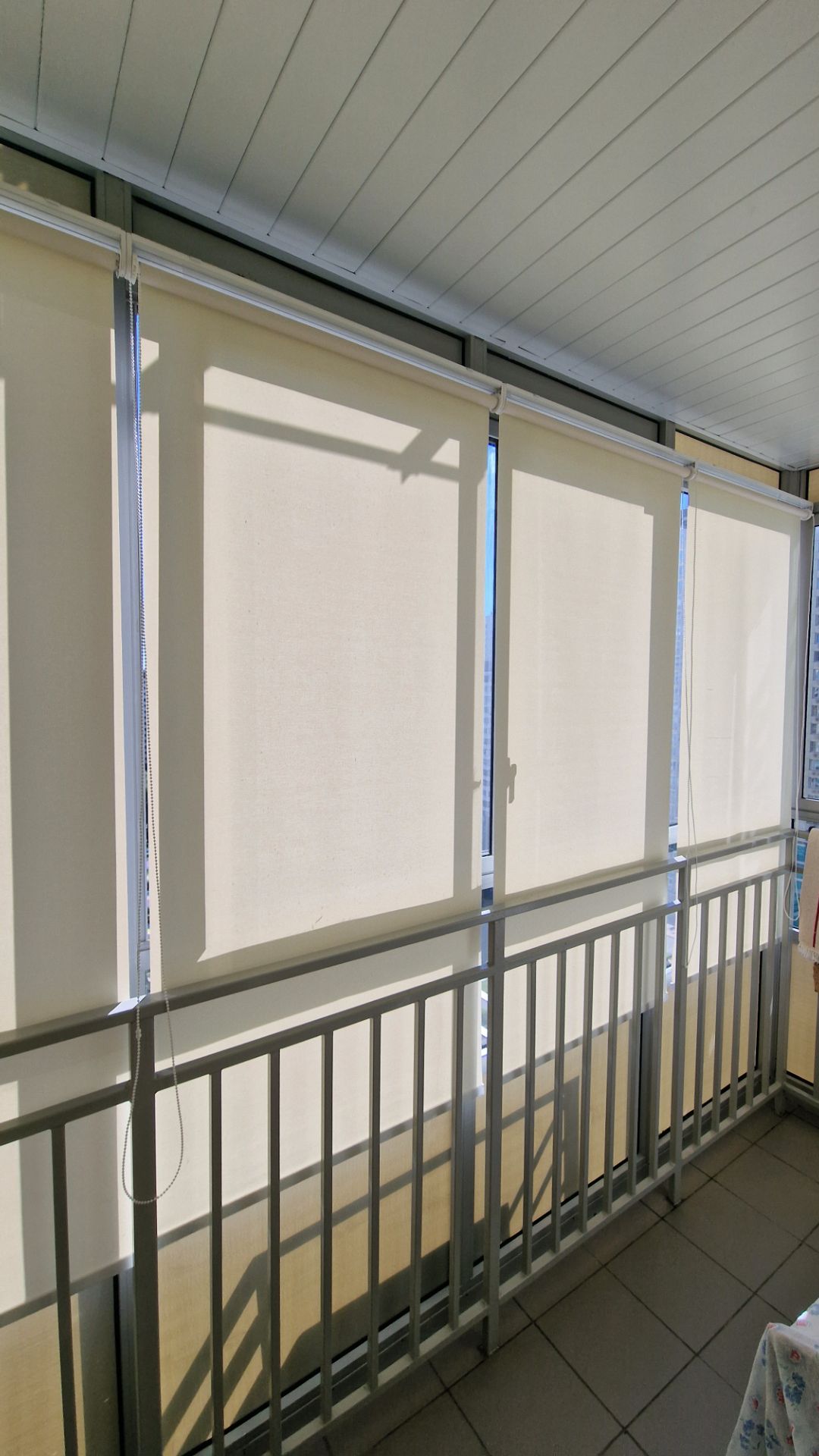 Ткань Монако. кремовый. Свободновисящие рулонные шторы