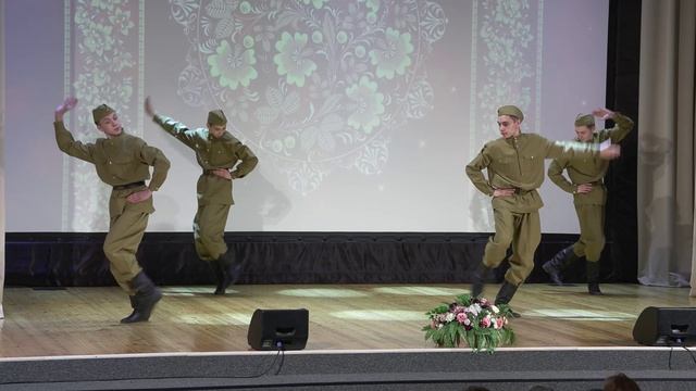 «Солдатский перепляс» исп. солисты ансамбля «Сибирский перепляс» ДШИ «Фантазия»