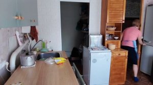 Целый день у печки. Жизнь на пенсии.