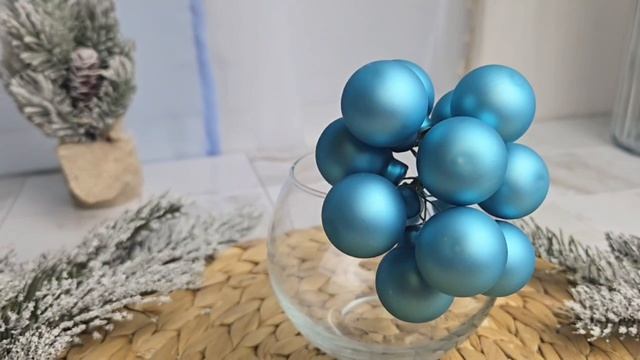 ГРОЗДЬ стеклянных матовых шариков на проволоке 12 шаров по 25 мм 2000699