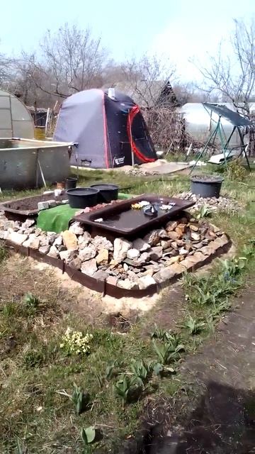 В Брянске морозец и снежок с градом.. Вовремя персики расцвели!