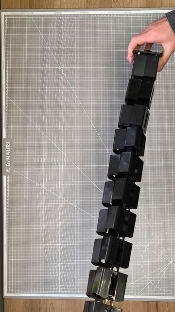 КВАДРАТНЫЙ чёрный с малым основанием