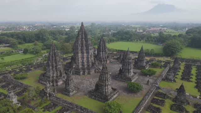 🌋Восточная Ява, Индонезия: Боробудур, гора Бромо и кратер Иджен (путеводитель в формате 4K)