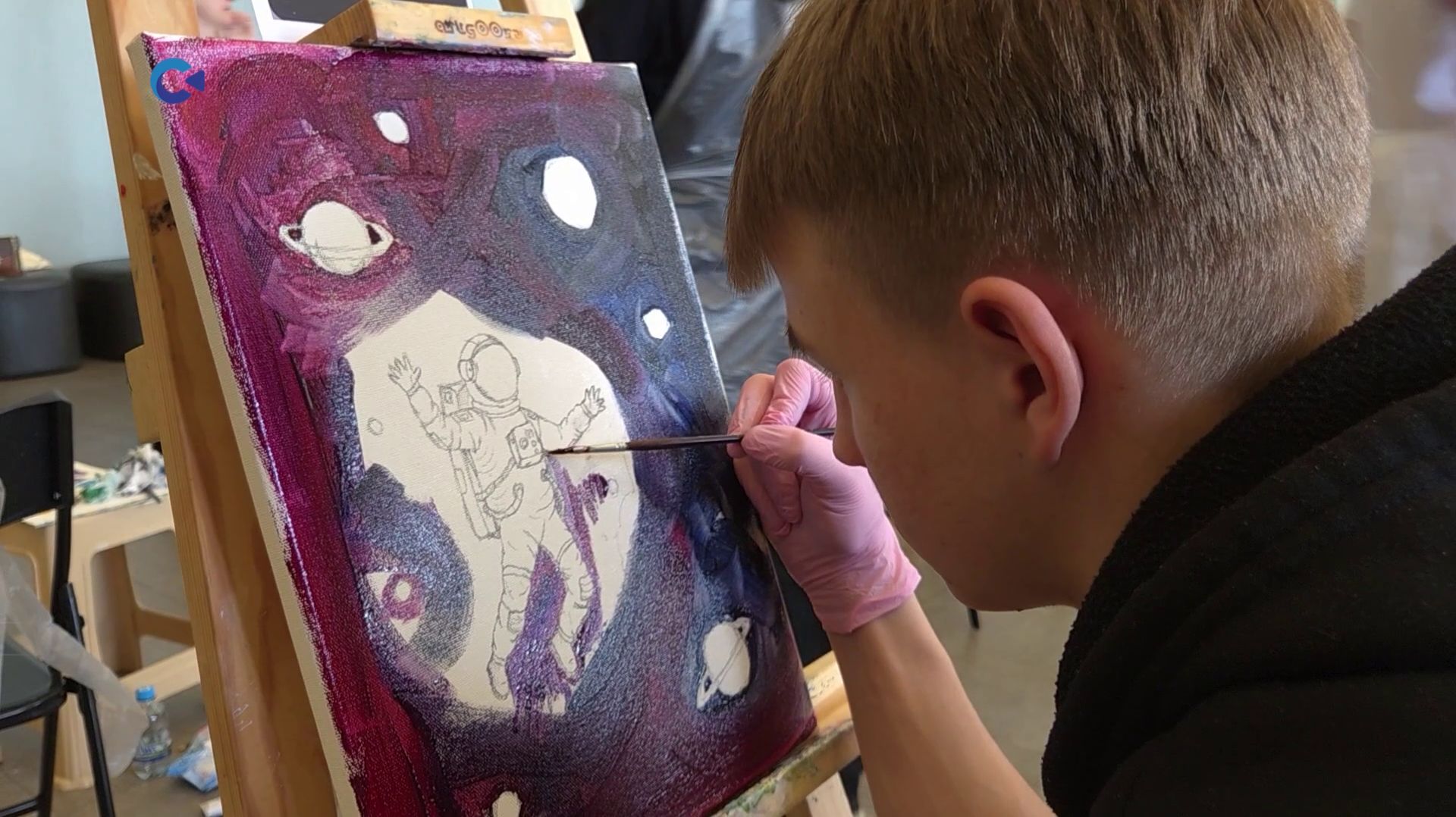 Школьники из Карелии поучаствовали в творческом туре «Фантазии из акрила» в Москве