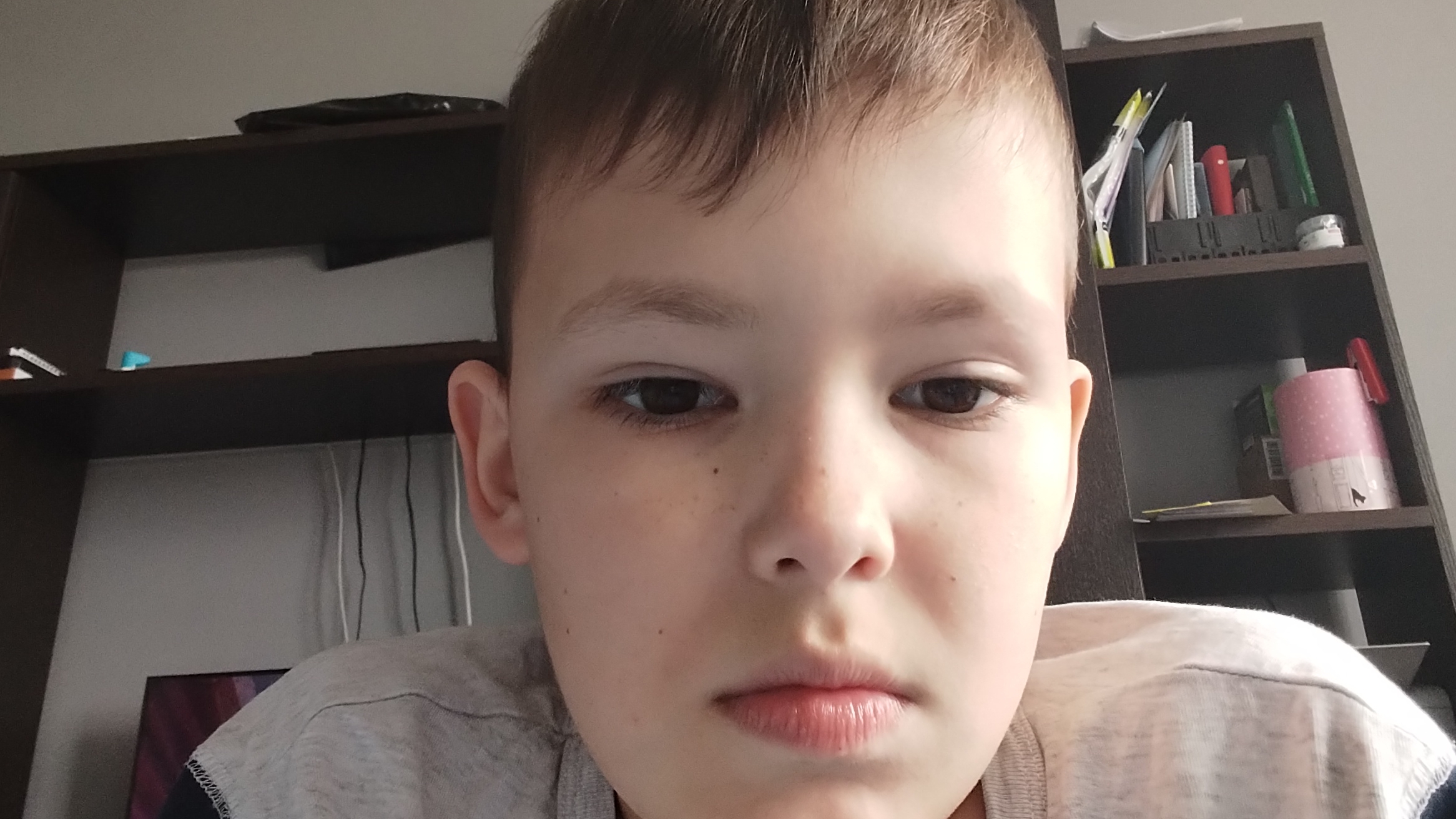 мне звонит мама тем временем я :0