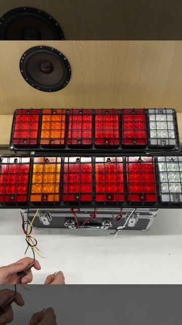 Фонарь задний грузовой с решеткой 24 вольт 470x130мм 2 шт STP-22