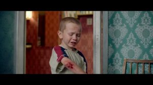 Фильм Батя (2021)классическая детская травма неправильно светить отцу фонариком под капотом