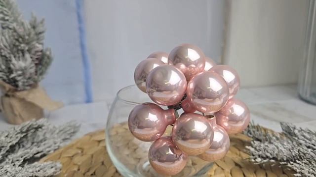 ГРОЗДЬ стеклянных глянцевых шариков на проволоке 12 шаров по 25 мм цвет: нежно-розовый 2000664