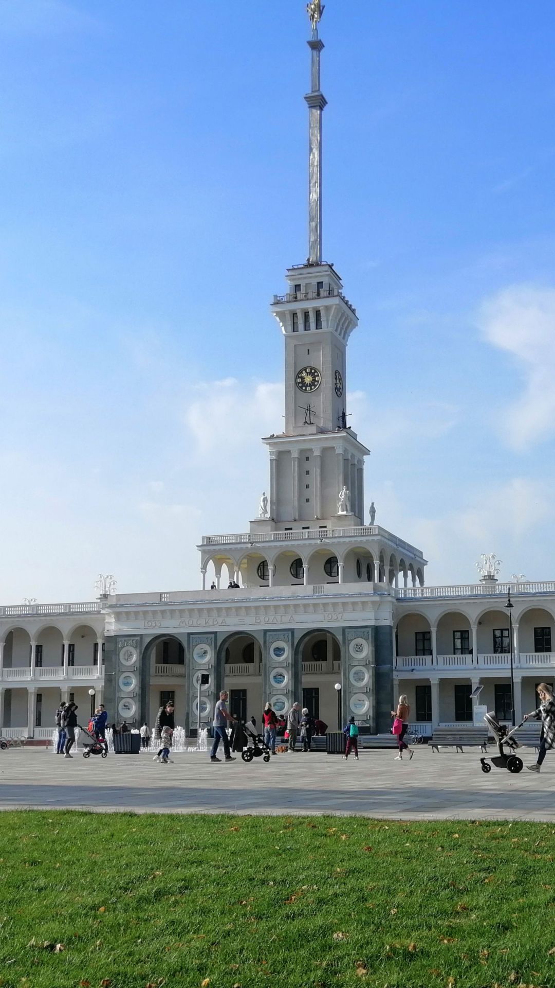 Интерьеры Северного речного вокзала в Москве