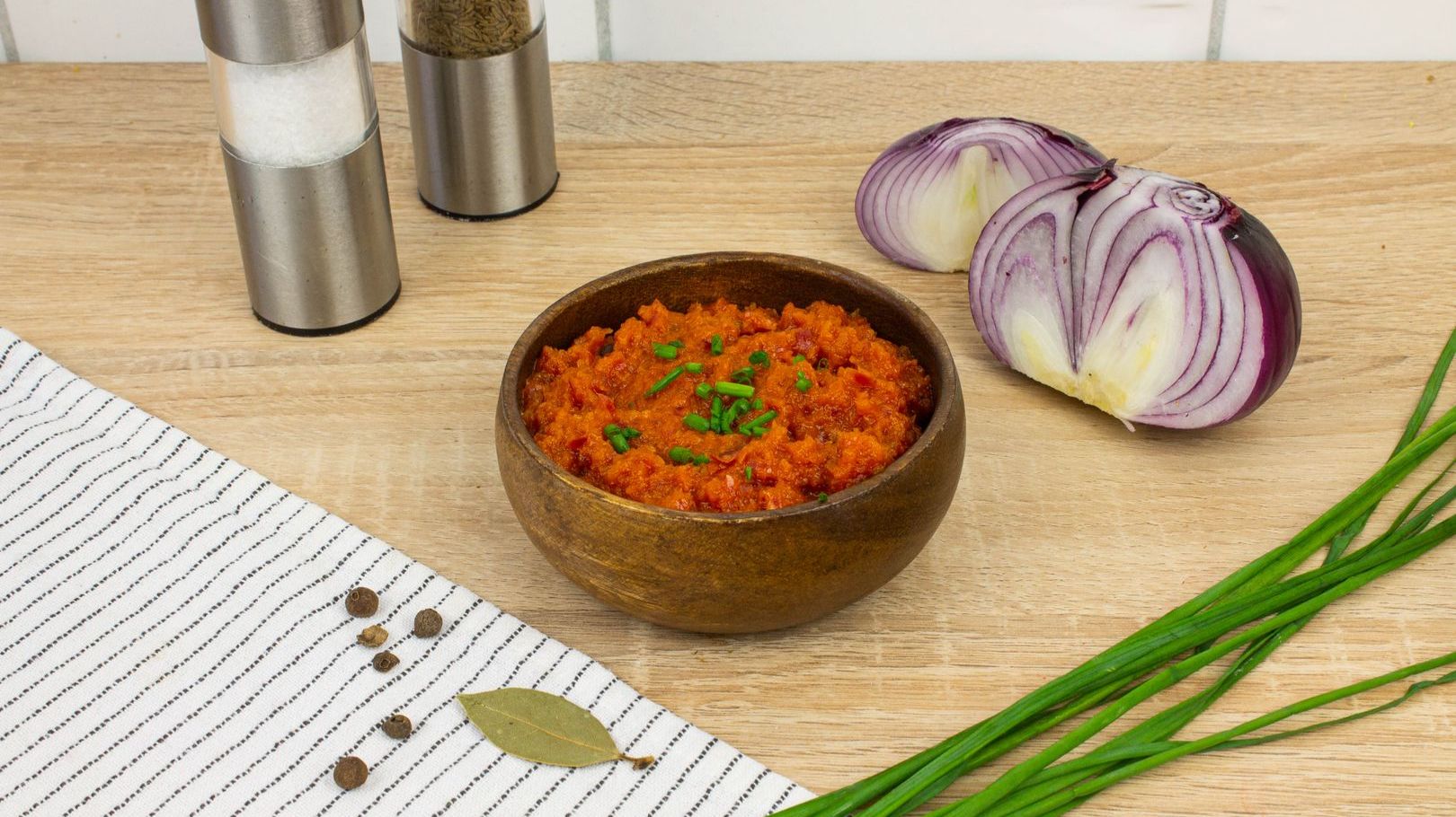 Красный луковый соус