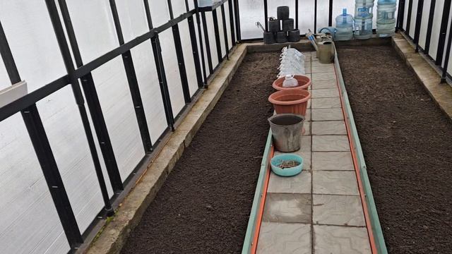 ТРЯСЁТСЯ боится навела ей КРАСОТУ она у нас УМНИЧКА