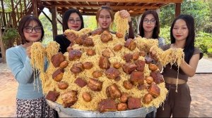 Изумительный рецепт тушеной лапши со свининой. Стрит фрай. Кухня Азии