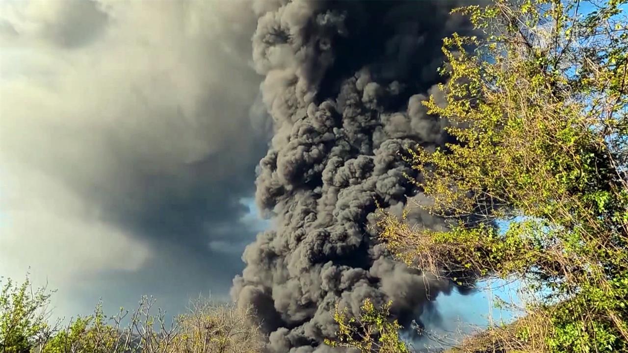 В Туапсе принимаются все меры для ликвидации последствий пожара на НПЗ