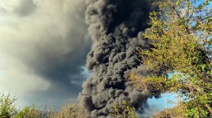 В Туапсе принимаются все меры для ликвидации последствий пожара на НПЗ.