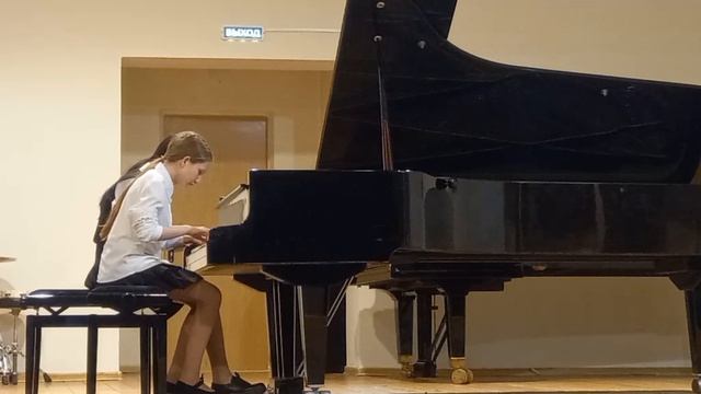 5.Абанина Анастасия и Кахарова Ясмина - Охота Д. Шостакович преп. Букша Л.И..mp4