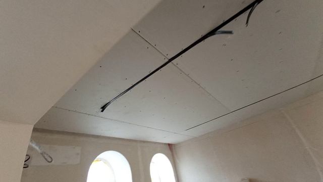 Потолки по проекту, черновые работы. Встроенные светильники, треки, ниши. Уфа 2026 г.