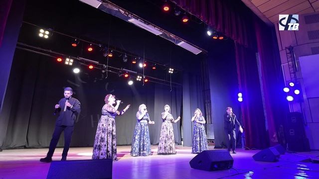 В ЦДК состоялся большой отчётный концерт вокального ансамбля «Смородина».