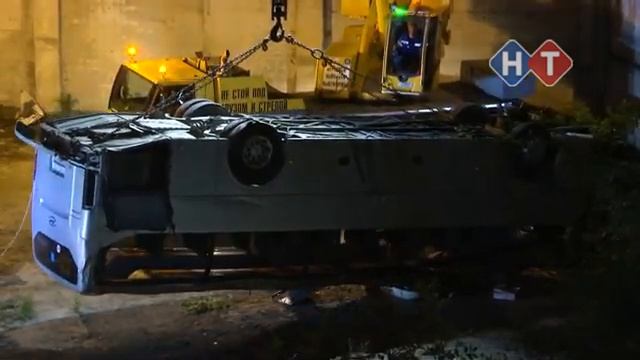 Спасатели на аварии