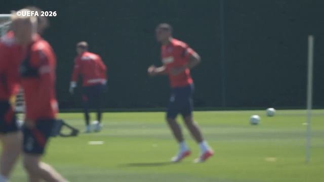 Звёзды Кристал Пэлас тренируются с целью выхода в финал Лиги конференций УЕФА