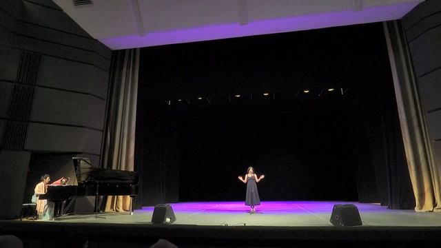 Чардаш из оперетты Голландочка. (И. Кальман).Исполняет Татьяна Конькова, за роялем Татьяна Уваркова