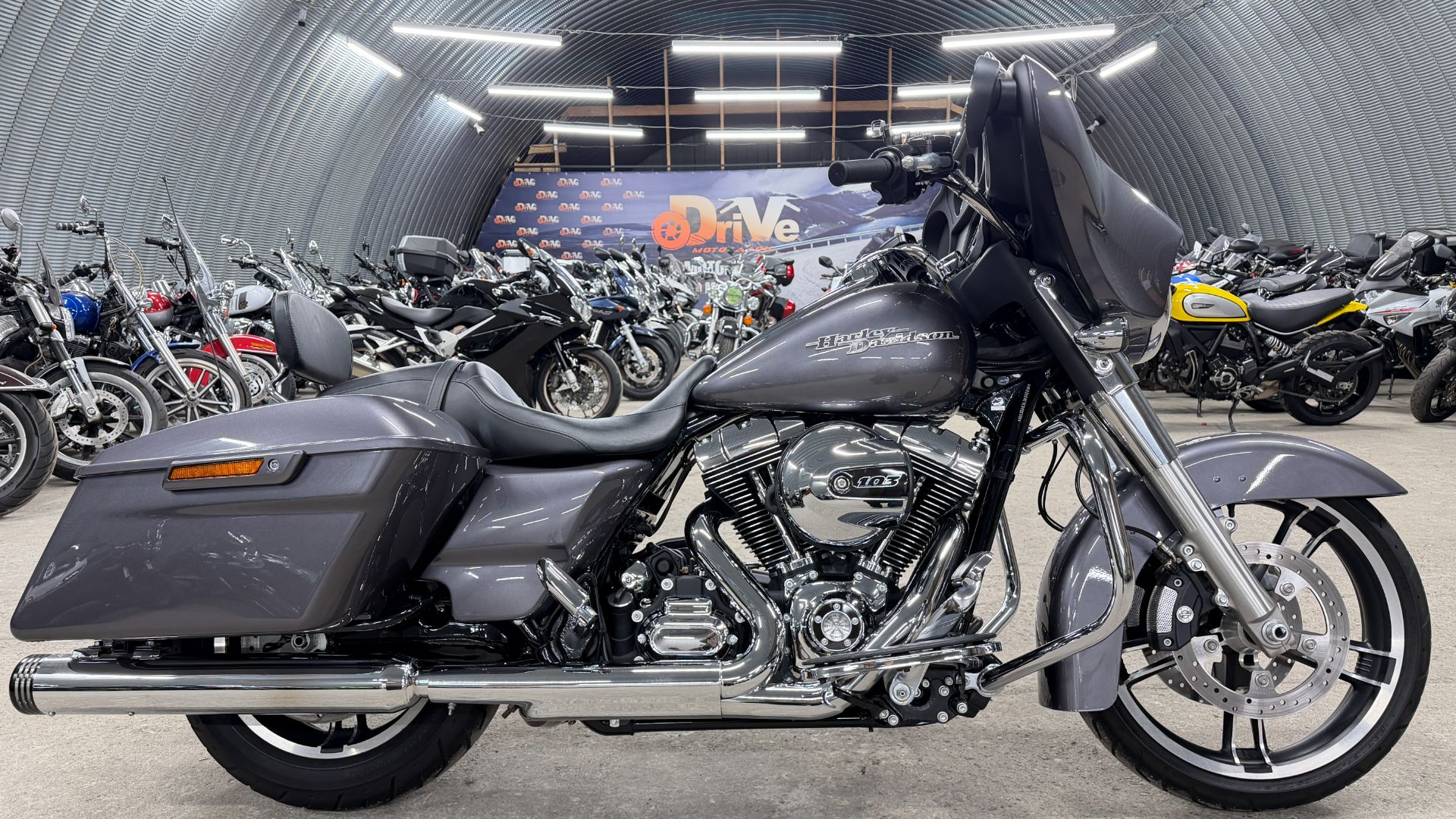 Обзор Harley-Davidson Street Glide FLHX 1690 В НАЛИЧИИ