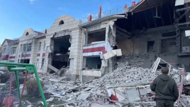 ‼️🇷🇺🏴☠️Враг нанес удар управляемыми бомбами по Белгородской области, разрушив социальный объект
