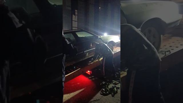 Загрузка на эвакуатор Ауди 100 С3 дизель в Орле.